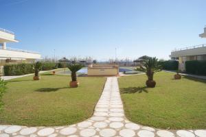 Vonkajšia záhrada v ubytovaní Apartamentos Marineu Cala Josep
