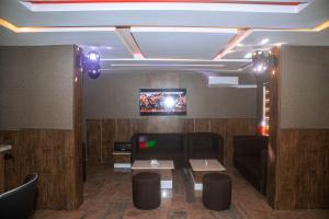 Ruang duduk di PRESKEN HOTELS @FAJODD-4