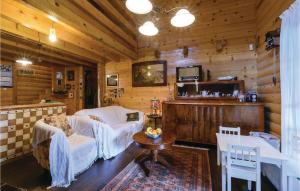 Restaurace v ubytování Stunning Home In Krasic With Sauna
