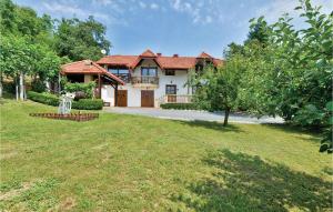 Zahrada ubytování Amazing Home In Vinica With Sauna