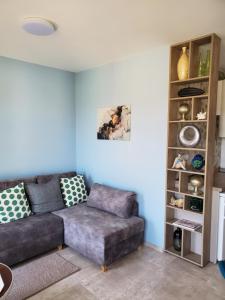 A seating area at Obzor Tatyana Apartments The Wave