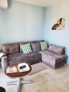 A seating area at Obzor Tatyana Apartments The Wave