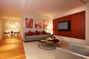 Ruang duduk di Oryx Airport Hotel -Transit Only