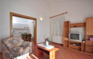 Χώρος καθιστικού στο Awesome Apartment In Trogir With 1 Bedrooms