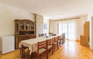 Gallery image of Nice Apartment In Stinjan With Outdoor Swimming Pool in Štinjan