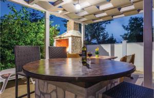 Fotografia z galérie ubytovania Six-Bedroom Holiday Home In Sv, Filip I Jakov v destinácii Gorica