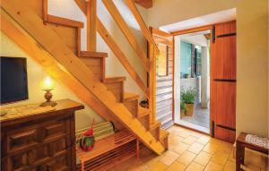 Zdjęcie z galerii obiektu One-Bedroom Holiday Home In Bartici w mieście Barbići