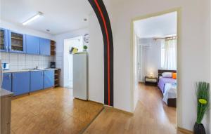 Küche/Küchenzeile in der Unterkunft 2 Bedroom Stunning Apartment In Pula