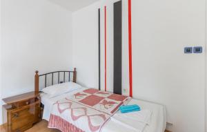 Ein Bett oder Betten in einem Zimmer der Unterkunft 2 Bedroom Stunning Apartment In Pula
