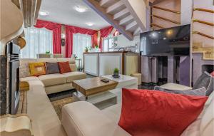 Posedenie v ubytovaní Cozy Home In Medulin With Kitchen