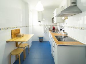 A kitchen or kitchenette at Cubo's La Terraza del Mar