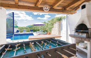 Fotografie z fotogalerie ubytování 5 Bedroom Lovely Home In Kuzinici v destinaci Divšići