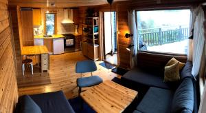 พื้นที่นั่งเล่นของ Bergen/Sotra: Sea cabin. Spa. Fishing. Boat +35 ภาพ
