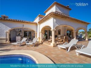 Bazén v ubytování Villa Bella by HMR Holidays nebo v jeho okolí