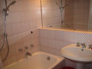 A bathroom at Fattoria il Leccio - Elegant Suite on Florence Hills