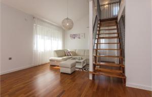 Posezení v ubytování Two-Bedroom Apartment In Vir