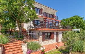 Το κτήριο όπου στεγάζεται  το διαμέρισμα