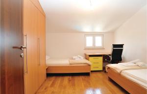 Posteľ alebo postele v izbe v ubytovaní Holiday Home Pridraga With Outdoor Swimming Pool 183