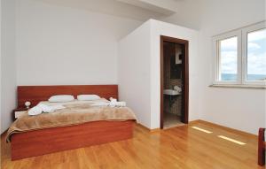 Posteľ alebo postele v izbe v ubytovaní Holiday Home Pridraga With Outdoor Swimming Pool 183