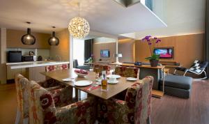 TV a/nebo společenská místnost v ubytování Empire Hotel Subang