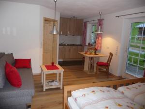 Kuchyň nebo kuchyňský kout v ubytování Ferienwohnung Stuimändle