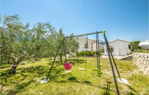 Herní místnost nebo prostor pro děti v ubytování Cozy Apartment In Jurandvor With Wifi