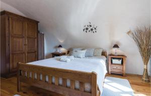Postel nebo postele na pokoji v ubytování Two-Bedroom Holiday Home In Benkovac