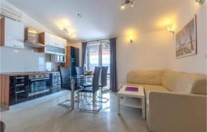 Kuchyň nebo kuchyňský kout v ubytování Apartment Jesenice With Sea View Ii