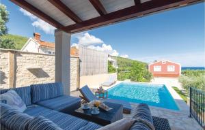 Басейн в или близо до Stunning Home In Prizba With 3 Bedrooms, Wifi And Outdoor Swimming Pool