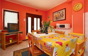 Gallery image of 2 Bedroom Amazing Apartment In Savudrija in Zambratija