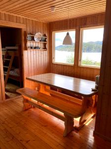 Gallery image of Bergen/Sotra:Waterfront cabin(s).Boat.Fish.Jacuzzi in Haganes