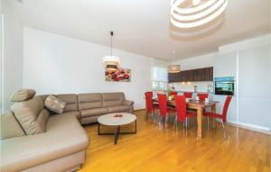 Posezení v ubytování Apartment Kastel Gomilica With Sea View I
