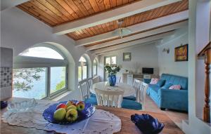 Photo de la galerie de l'établissement Gorgeous Home In Vela Luka With House Sea View, à Vela Luka