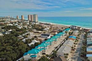 Afbeelding uit fotogalerij van Sunny PCB Home with Balcony Steps to the Beach! in Panama City Beach