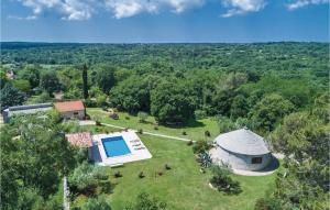 Bazén v ubytování Holiday Home Manjadvorci Vi nebo v jeho okolí + 24 fotografií