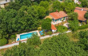 Apgyvendinimo įstaigos Beautiful Home In Medulin With 2 Bedrooms, Wifi And Outdoor Swimming Pool vaizdas iš viršaus