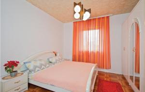 Fotografia z galérie ubytovania Lovely Apartment In Valtursko Polje With Wifi v destinácii Pula