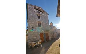 Το κτήριο όπου στεγάζεται  η παραθεριστική κατοικία