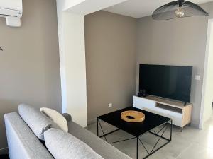 Gallery image of Les appartements du Carnot - Terrasses et Jardins in La Rochelle +29 photos