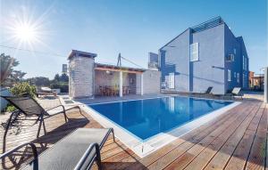 Πισίνα στο ή κοντά στο Two-Bedroom Apartment In Veli Rat