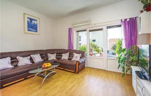 Fotografie z fotogalerie ubytování 2 Bedroom Cozy Apartment In Makarska v destinaci Makarska