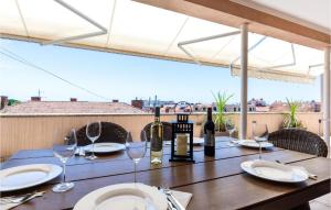 Balkón alebo terasa v ubytovaní 3 Bedroom Nice Apartment In Split