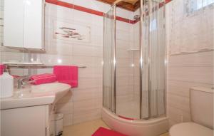 Koupelna v ubytování One-Bedroom Holiday Home In Smokvica