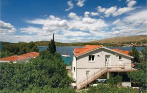 Gallery image of Awesome Home In Sparadici With 2 Bedrooms And Wifi in Grebaštica