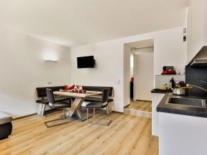 Fotografia z galérie ubytovania Inviting Apartment in Inzing with garden v destinácii Inzing