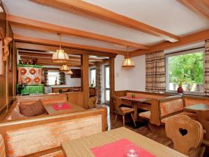 Posezení v ubytování Holiday Home in Wenns near Ski Lift