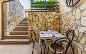 Фотография из галереи 2 Bedroom Stunning Apartment In Rovinj в Ровине