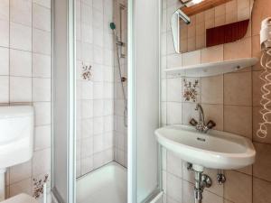 Fotografie z fotogalerie ubytování Holiday home with balcony v destinaci Bruck an der Großglocknerstraße