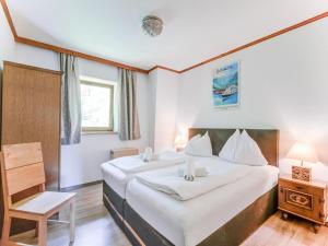 Fotografie z fotogalerie ubytování Holiday home with balcony v destinaci Bruck an der Großglocknerstraße