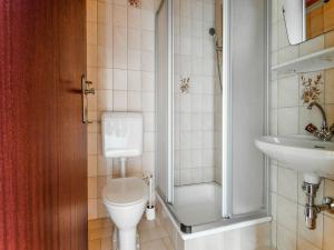 Fotografie z fotogalerie ubytování Holiday home with balcony v destinaci Bruck an der Großglocknerstraße